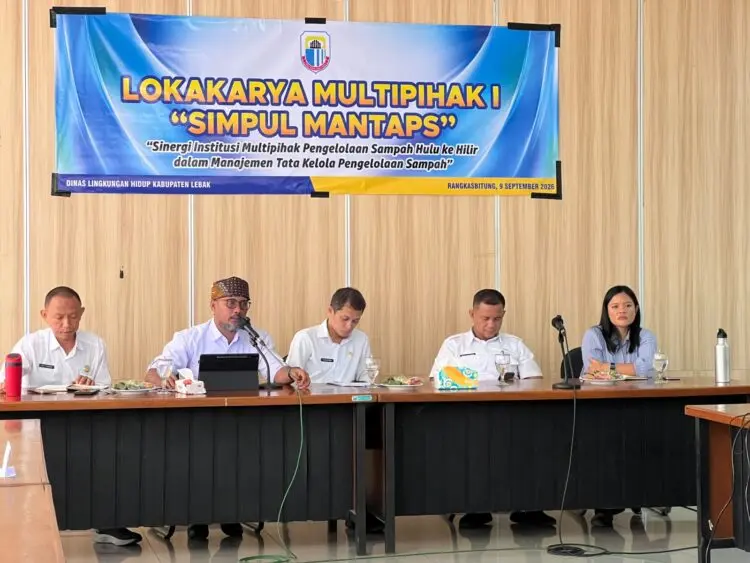 LOKAKARYA MULTIPIHAK -- Kepala Dinas Lingkungan Hidup, Kabupaten Lebak, Irvan Suyatupika, saat menggelar acara Lokakarya Mutlipihak I "SIMPUL MANTAPS", di Aula Sekretariat Daerah Kabupaten Lebak, Rabu (9/9/2026). (MULYANA/SATELITNEWS.COM)