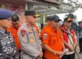 MENYAMPAIKAN KETERANGAN : Kepala Basarnas Marsekal Madya TNI Mohammad Syafi'i menyampaikan keterangan mepada wartawan terkait perkembangan pencarian rombongan wartawan yang hilang di Selat Sunda. (ISTIMEWA)