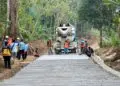 PEMBANGUNAN JALAN -- Ruas Jalan Mancak-Cikedung, merupakan ruas jalan yang menjadi prioritas pembangunan bagi Pemerintah Kabupaten (Pemkab) Serang melalui DPUPR. (ISTIMEWA)