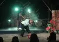PERTUNJUKAN -- Teater Sirah Cai, dipertontonkan melalui panggung pentas. (ISTIMEWA)