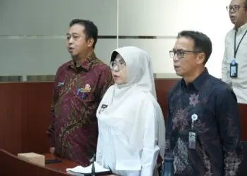 PELUNCURAN APLIKASI -- Bupati Pandeglang Raden Dewi Setiani, menghadiri sekaligus menandai peluncuran dua aplikasi inovatif yaitu PANDI CEKAT dan DOA ADIK, di Ruang Pintar Setda Pandeglang. (ISTIMEWA)