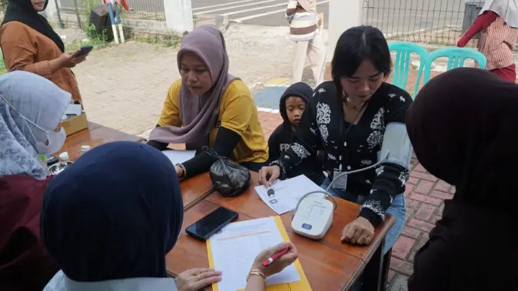 CEK KESEHATAN GRATIS -- Klinik Rumah Tahanan Negara (Rutan) Kelas IIB Pandeglang, menggelar kegiatan Cek Kesehatan Gratis (CKG) bagi pengunjung warga binaan dan masyarakat sekitar, Sabtu (26/9/2026). (ISTIMEWA)