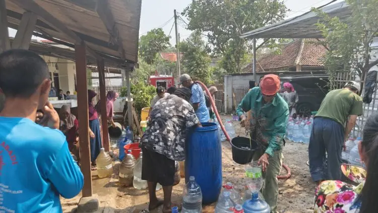 Hujan Tak Kunjung Turun, 300 KK di Sodong Tigaraksa Krisis Air Bersih