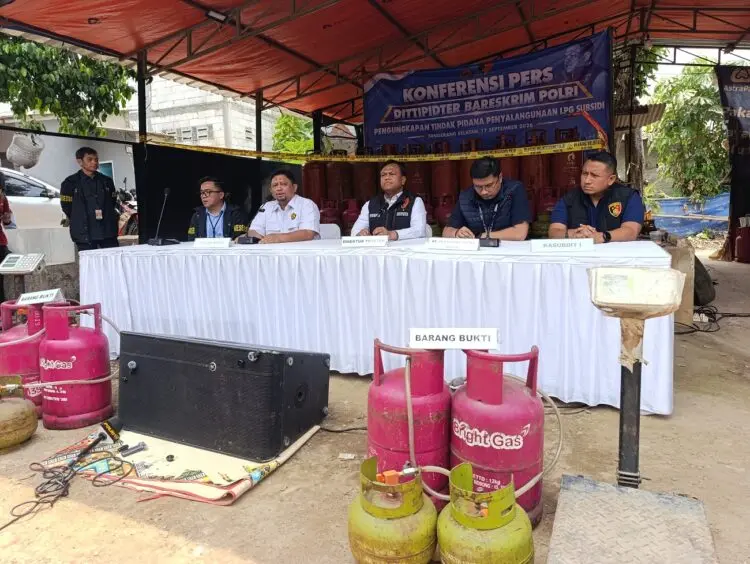 Bareskrim Bongkar Penyuntikan LPG 3 Kg ke Tabung 12 dan 50 Kg di Tangsel