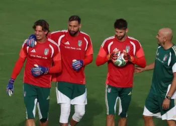 Misi Roberto Mancini Rebut Hati Fans Italia Lagi
