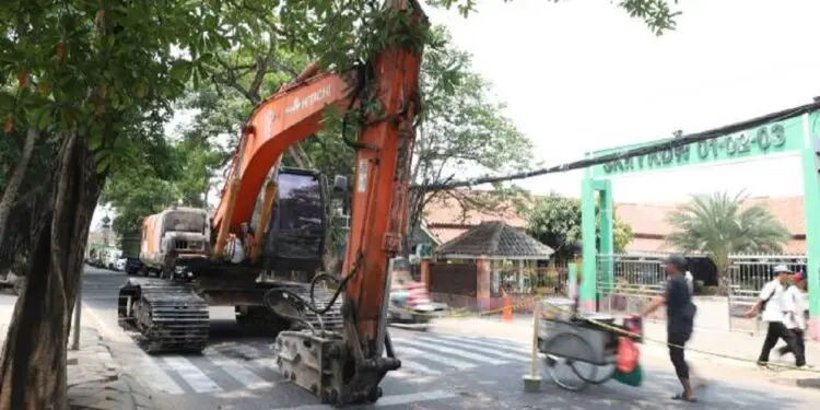 Kerusakan Jalan Teuku Umar Karawaci Akhirnya Diperbaiki