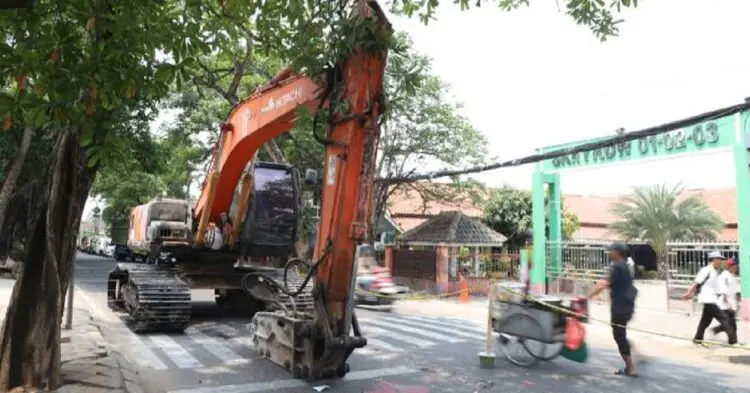 Kerusakan Jalan Teuku Umar Karawaci Akhirnya Diperbaiki