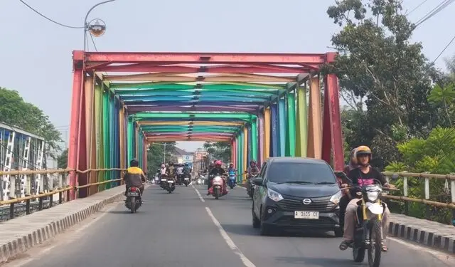 Warna Pelangi Jembatan Dipersoalkan FPI, Begini Respons Dinas PUPR Lebak