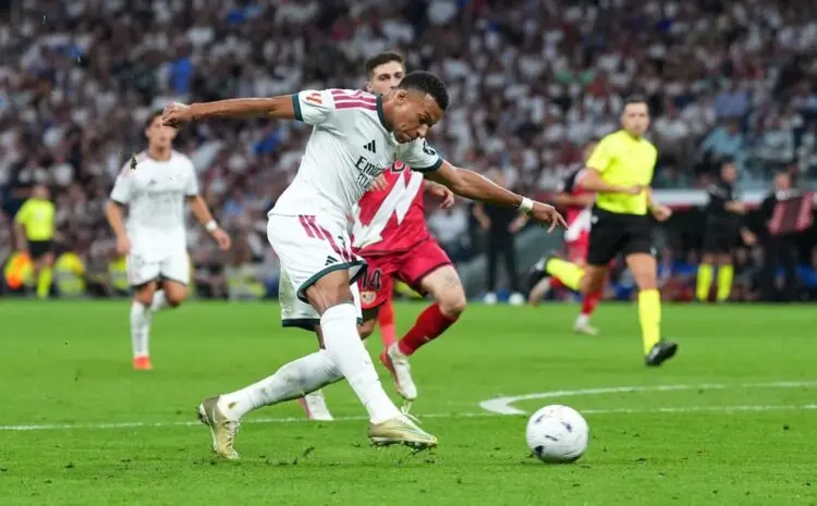 Emil Audero Jungkir Balik, Rayo Vallecano Tetap Kebobolan Empat Gol