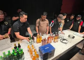 Satpol PP Tangsel Razia Tiga Lokasi, Sita Ratusan Botol Miras