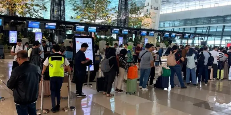 Abu Anak Krakatau Tutup Bandara Soekarno-Hatta, 22.798 Penumpang Terdampak