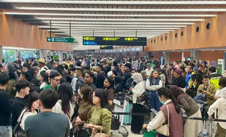 Menteri Perhubungan Perpanjang Penutupan 8 Bandara