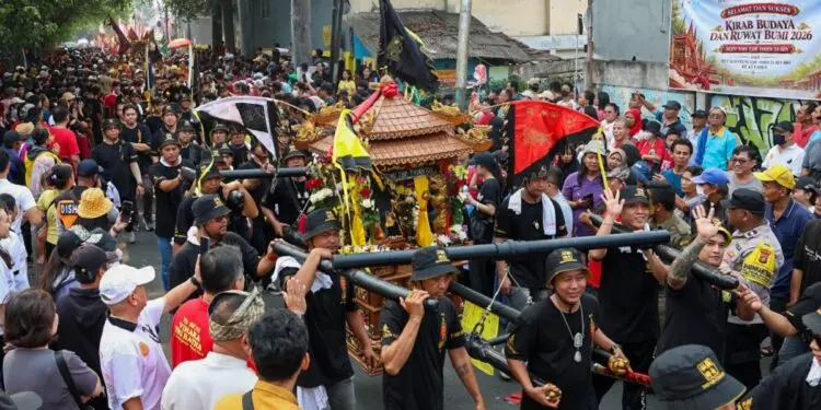 Merawat Tradisi dan Doa dari Kelenteng Lewat Ruwat Bumi dan Kirab Budaya