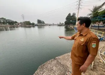 Debit Air Sungai Cisadane Tangerang Terus Menyusut