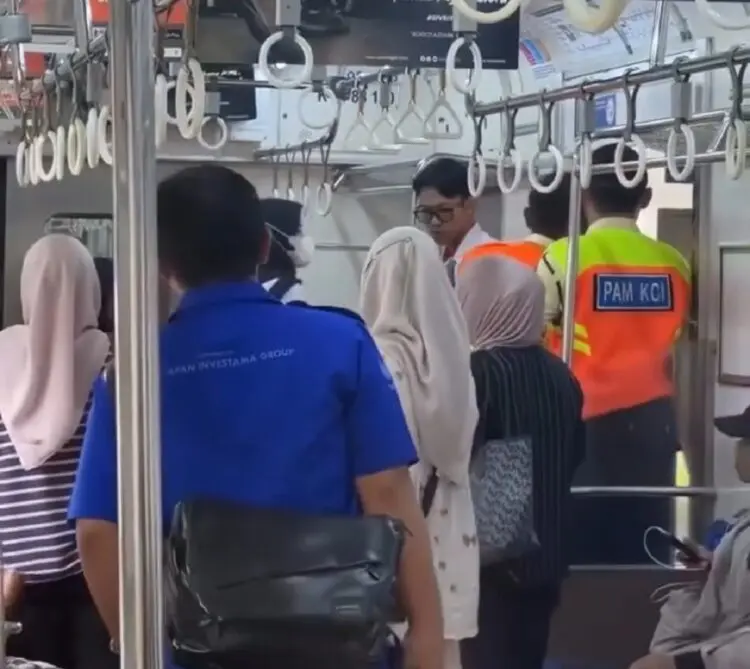 Ibu Hamil Melahirkan di Dalam KRL, Dibantu Petugas Stasiun Rawabuntu