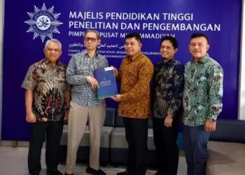 Dr Warsito Resmi Jabat Rektor UMT Periode 2025-2029