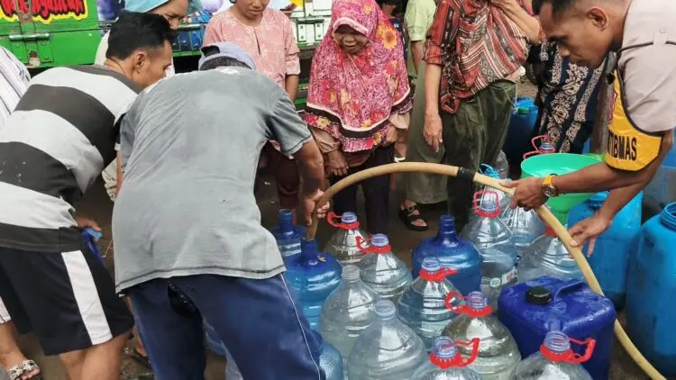 10 Bulan Kekeringan, Warga Desa Bakung Kronjo Kesulitan Air Bersih