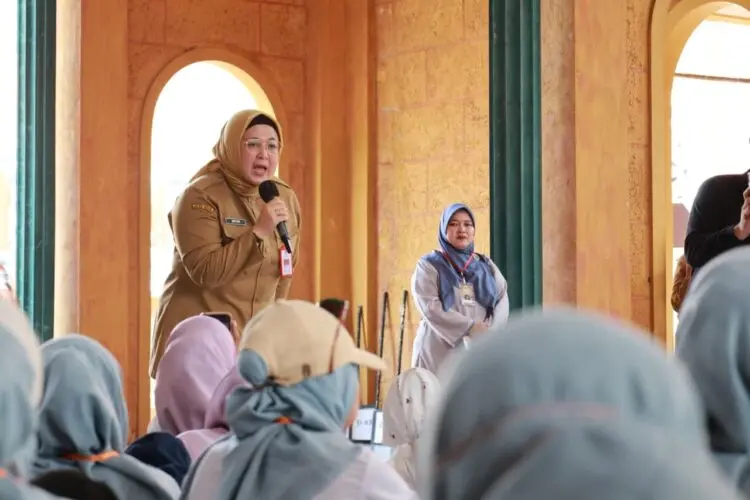TARBIYAH MANASIK HAJI: Wakil Bupati Tangerang Intan Nurul Hikmah mengikuti sekaligus melepas peserta Tarbiyah Manasik Haji Anak TK se-Kabupaten Tangerang di Almahmudah Manasik Training Center (AMTC) Lubana Sengkol, Kecamatan Setu, Kota Tangerang Selatan, Selasa (6/10/2026). (ISTIMEWA)