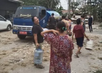 Kekeringan Meluas di Kota Tangerang, Warga Pinang Ambil Air dari Masjid dan Pertamina