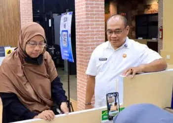 Warga Pasar Kemis Kini Bisa Urus Administrasi Kependudukan di Malam Hari