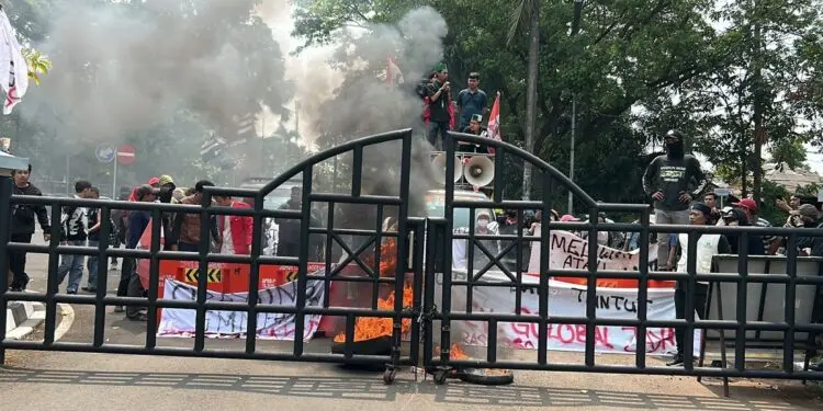 Mahasiswa Desak Penutupan Permanen Pabrik Pemecah Batu di Bugel Karawaci