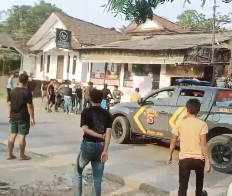 Diduga Berbuat Cabul, Warga di Lebak Gerebek Rumah Dukun