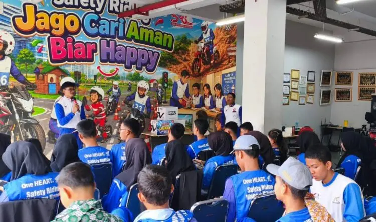 Asah Kompetensi Keselamatan Berkendara, Guru dan Siswa Berlaga di Cari_Aman Academy Bootcamp
