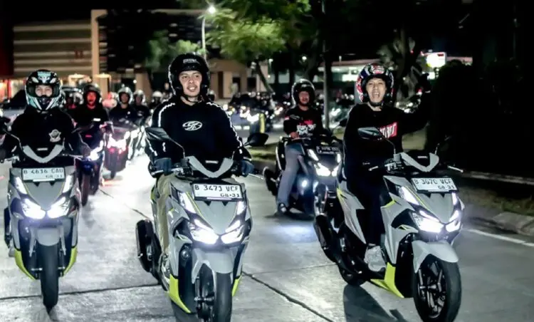 Ratusan Anggota Komunitas Honda Vario Perkuat Silaturahmi dan Budaya Berkendara Aman Lewat Night Ride