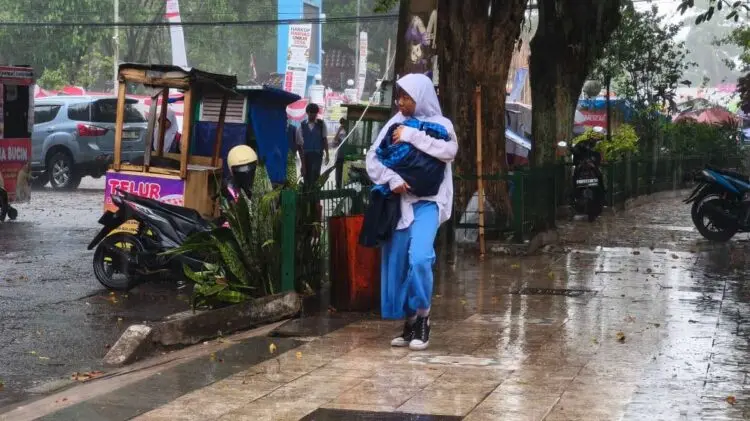 Jangan Terkecoh Hujan Sore, Musim Penghujan Lebak Diprediksi Mundur
