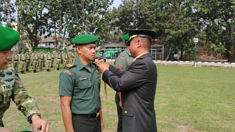 UPACARA KENAIKAN PANGKAT -- Kodim 0601/Pandeglang, menggelar Upacara Pelantikan Kenaikan Pangkat Bintara dan Tamtama Periode 1 Oktober 2026, di Lapangan Upacara Makodim 0601/Pandeglang, Jalan Pendidikan No. 1, Kecamatan Pandeglang, Kabupaten Pandeglang, Kamis (1/10/2026). (ISTIMEWA)