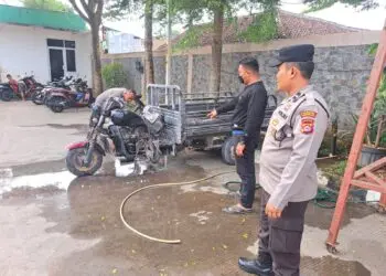 Motor Viar Terbakar Saat Isi BBM di SPBU Caringin Tangerang, Diduga Korsleting