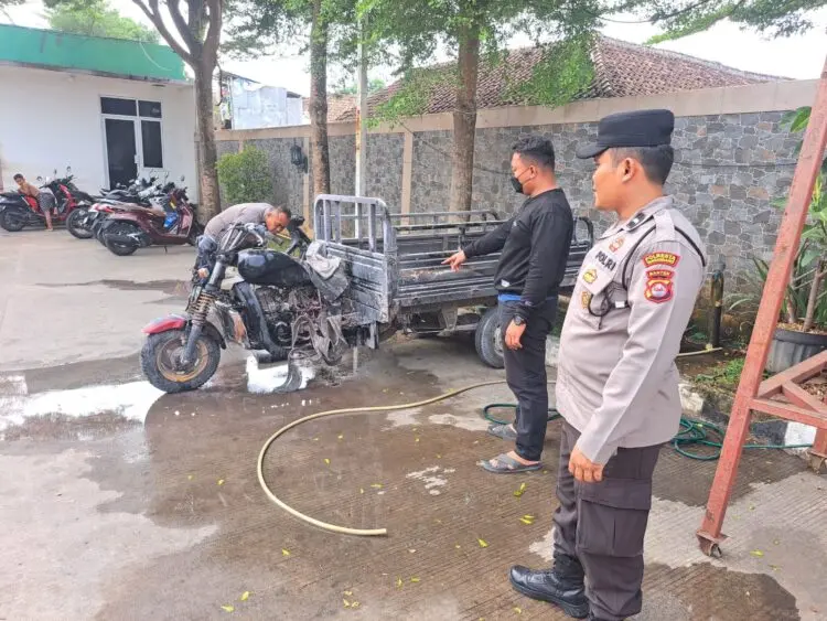 Motor Viar Terbakar Saat Isi BBM di SPBU Caringin Tangerang, Diduga Korsleting