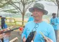 BERI KETERANGAN -- Kepala DLH Kabupaten Serang, Sarudin, beri keterangan pers. (ISTIMEWA)