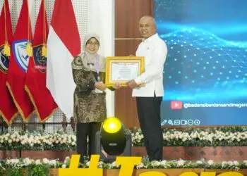 PENGUKUHAN -- Pemerintah Kabupaten (Pemkab) Pandeglang bersama Badan Siber dan Sandi Negara (BSSN) Republik Indonesia, melakukan pengukuhan Tim Tanggap Insiden Siber (TTIS) Sektor Administrasi Pemerintahan dan Pembangunan Manusia, di Auditorium Mayjen TNI dr. Roebiono Kertopati BSSN, Bojongsari, Kota Depok, Selasa (6/10/2026). (ISTIMEWA)