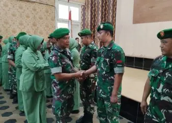PENERIMAAN PERSONEL BARU -- Komandan Kodim (Dandim) 0601/Pandeglang, Letkol Inf Fajar Aulia Futra, memimpin langsung upacara penerimaan warga baru anggota Kodim 0601/Pandeglang, di Aula Makodim 0601/Pandeglang, Rabu (7/10/2026). (ISTIMEWA)