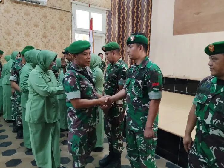 PENERIMAAN PERSONEL BARU -- Komandan Kodim (Dandim) 0601/Pandeglang, Letkol Inf Fajar Aulia Futra, memimpin langsung upacara penerimaan warga baru anggota Kodim 0601/Pandeglang, di Aula Makodim 0601/Pandeglang, Rabu (7/10/2026). (ISTIMEWA)