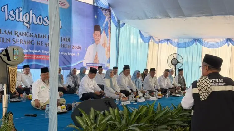 ISTIGHOSAH -- Bupati Kabupaten Serang Ratu Rahmatuzakiyah, menghadiri acara Istighosah HUT Ke-500 Kabupaten Serang. (ISTIMEWA)