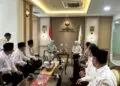 SILATURAHMI -- Bupati Pandeglang Raden Dewi Setiani, bersilaturahmi dengan jajaran pengurus Baznas RI, sekaligus menyampaikan berbagai program kesejahteraan masyarakat. (ISTIMEWA)