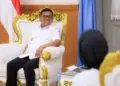 BERDIALOG : Gubernur Banten Andra Soni berdialog dengan pihak PTPN IV Regional Banten. (ISTIMEWA)