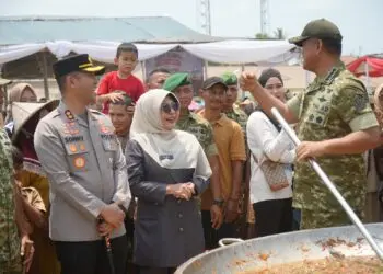 PENUTUPAN -- Penutupan kegiatan Karya Bakti TNI Skala Besar, dilaksanakan oleh Mabes TNI berlangsung di Lapangan Yonif TP 842/Badak Sakti Rancecet, Desa Rancapinang, Kecamatan Cimanggu, Kabupaten Pandeglang, Jumat (9/10/2026). (ISTIMEWA)