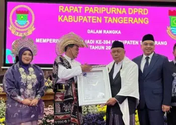 Momen Istimewa Paripurna HUT ke-394, MUI Kabupaten Tangerang Serahkan Sertifikat ISO kepada Bupati