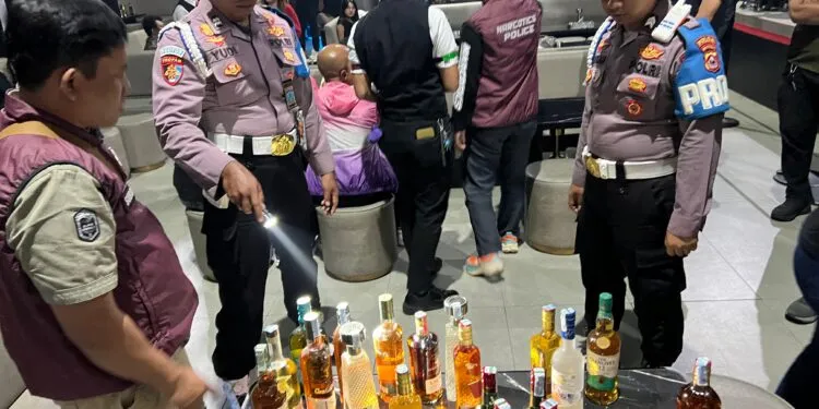 Polda Banten Periksa 70 Pengunjung THM, Amankan 914 Botol Miras