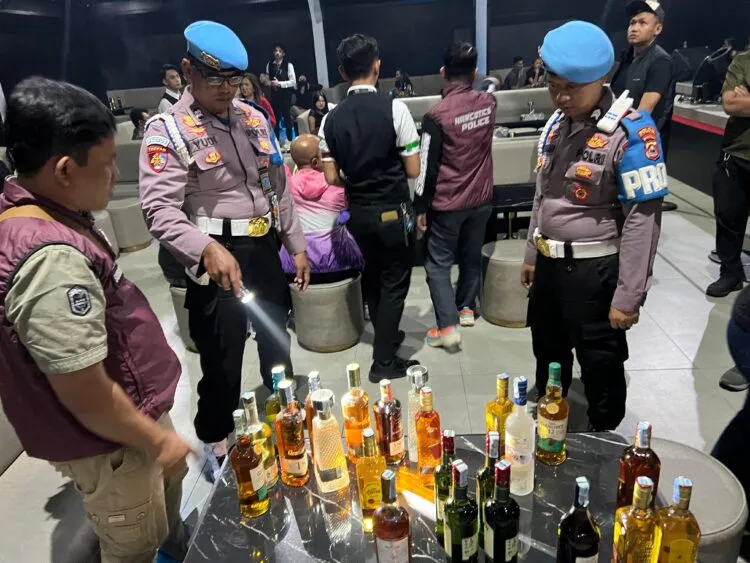 Polda Banten Periksa 70 Pengunjung THM, Amankan 914 Botol Miras