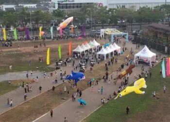 Festival Layang-Layang Semarakkan Akhir Pekan Paramount Petals