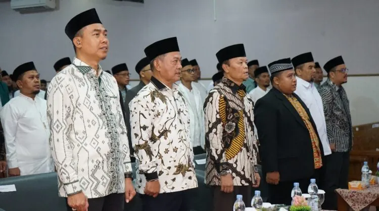 SARESEHAN -- Sarasehan Ulama se-Banten, yang digelar Yayasan Ibnu Salam–Cinangka, Kabupaten Serang, di Aula Hilmi Aminuddin Nurul Fikri Boarding School, Sabtu (17/10/2026). (ISTIMEWA)