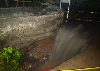 Tanggul Cadas-Kukun Jebol Akibat Longsor, Jalan di Kutabumi II Terendam