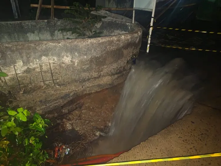 Tanggul Cadas-Kukun Jebol Akibat Longsor, Jalan di Kutabumi II Terendam