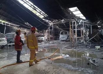 Rumah dan Bengkel Mobil Terbakar di Serpong, Kerugian Ditaksir Rp1 Miliar