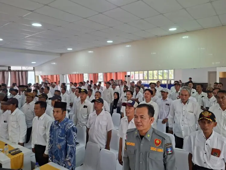 PENINGKATAN KAPASITAS -- Sebanyak 326 Satlinmas, tengah mengikuti kegiatan peningkatan kapasitas oleh Satpol PP Kabupaten Serang. (ISTIMEWA)
