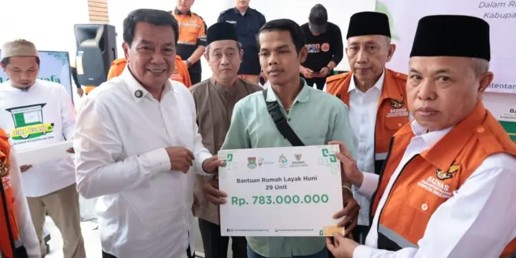 Pemkab Tangerang bersama Baznas Salurkan 80 Gerobak Usaha untuk UMKM